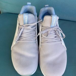 like New - Women’s Sketcher Golf Shoes - Size 8